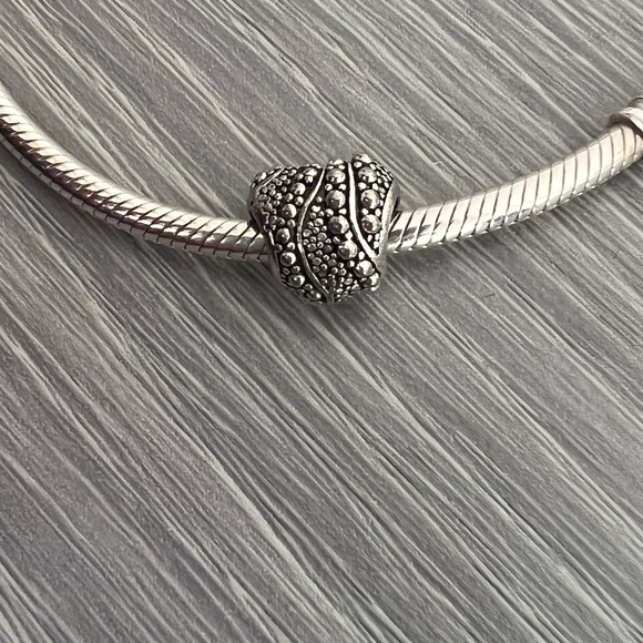 Silver plated heart bracelet charm - Picture 5 of 6